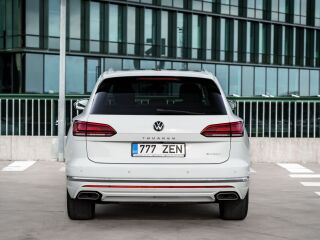 Volkswagen Touareg Atmosphere 4Motion Plug-In Hybrid 3.0 V6 TFSI PHEV 280kW 250кВ
