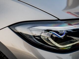 BMW 330 e M-Sport Individual 2.0 215кВ
