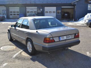 Mercedes-Benz E 260 2.6 118kW