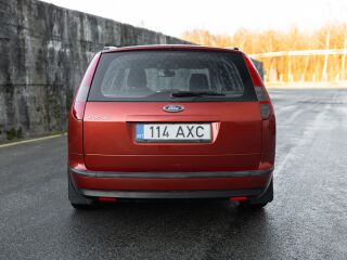 Ford Focus Ghia 2.0 107кВ