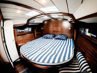 Beneteau Oceanis 50 Volvo Penta 80 hp