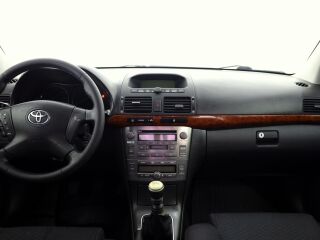 Toyota Avensis Linea Sol 2.2 D-CAT 130кВ