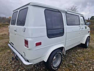 Chevrolet Chevy Van 5.0 120kW