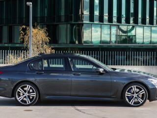 BMW 750 xDrive 4x4 4.4 330kW