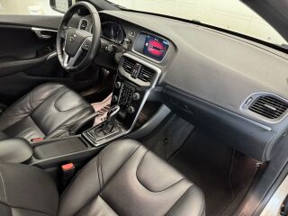 Volvo V40 Facelift Momentum 2.0 110kW