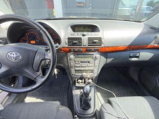Toyota Avensis 1.8 95кВ