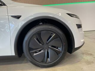 Tesla Model Y Long Range All-Wheel Drive 179kW