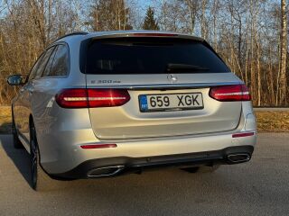 Mercedes-Benz E 300 AMG / Pano / Burmester / AIRMATIC 2.0 225kW
