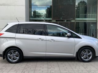 Ford Grand C-Max Titanium 1.0 74кВ