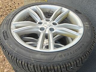 Tesla Model S 75D 386kw 158kW