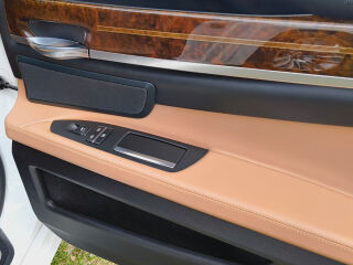 BMW 750 M-Sport 4.4 V8 330kW