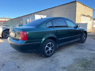Volkswagen Passat 1.6 R4 74kW