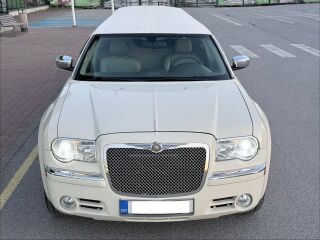 Chrysler 300 C Stretch 140 3.5 V6 183kW