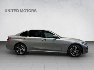 BMW 330 e xDrive M-Sportpakett 2.0 R4 215kW