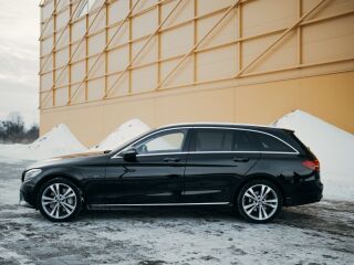 Mercedes-Benz C 300 e 2.0 235kW