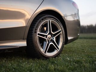 Mercedes-Benz C 200 AMG Line 2.0 110kW