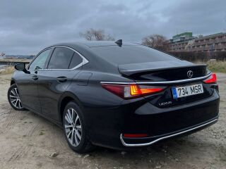 Lexus ES 300h 2.5 131kW
