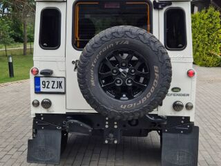 Land Rover Defender 2.4 90kW