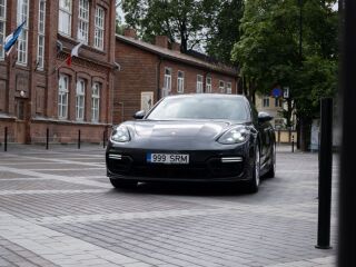 Porsche Panamera GTS 4.0 V8 338kW