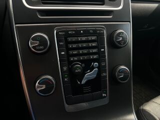 Volvo V60 Momentum 2.0 R5 D3 120kW