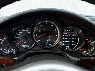 Porsche Panamera Turbo 4.8 V8 368kW