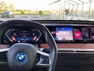 BMW iX xDrive 40 102кВ