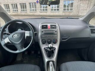 Toyota Auris 1.4 R4 71kW