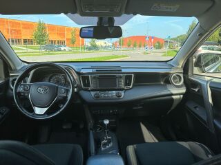 Toyota RAV4 2.0 111kW