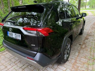 Toyota RAV4 Luxury plus 2.0 129кВ