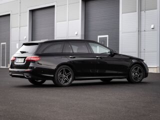 Mercedes-Benz E 300 E300e AMG 2.0 155kW