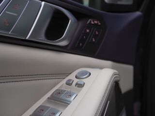 BMW X7 Individual XDrive30D Design Pure Excellence 3.0 195kW