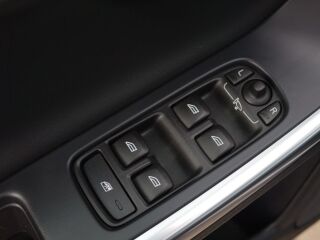 Volvo V60 D4 R-DESIGN EDITION 2.0 140kW