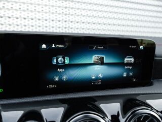 Mercedes-Benz CLA 180 180 AMG line 1.3 100kW