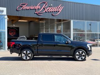 Ford F-150 Lightning Platinum Extended Range SuperCrew