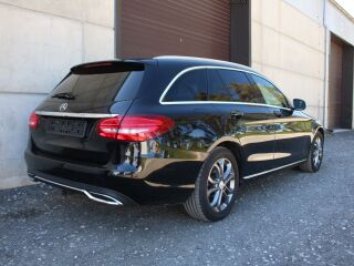 Mercedes-Benz C 220 4matic R4 125kW