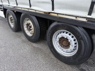 Krone Semitrailer Curtainsider Standard