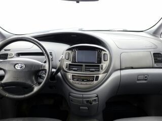 Toyota Previa Luxury ATM 2.4 115kW
