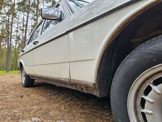 Mercedes-Benz 240 2.4 53kW