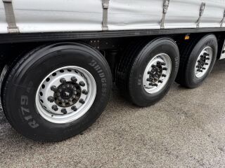 Schmitz Semitrailer Curtainsider Standard