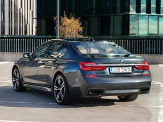BMW 750 xDrive 4x4 4.4 330kW