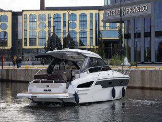 Bavaria S33HT 2 X D3 220 2 X D3 220