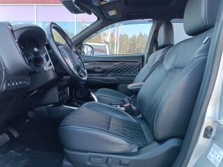 Mitsubishi Outlander Instyle Plus 4WD 2.4 PHEV 165kW