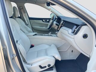 Volvo XC60 AWD Inscription Recharge Plug-In Hybrid 2.0 T8 223kW