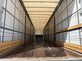 Schmitz Semitrailer Curtainsider Standard