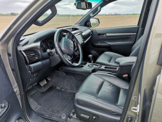 Toyota Hilux 2.8 150кВ