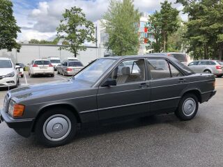 Mercedes-Benz 190 2.0 90кВ