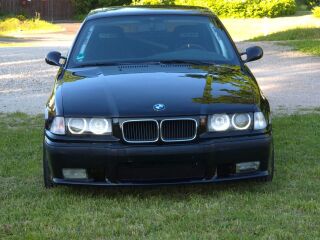 BMW 318 is 1.8 R4 103kW