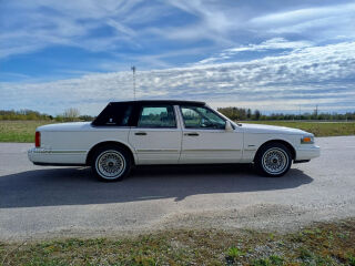 Lincoln Town Car Signature Series 4.6 V8 157kW