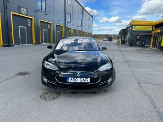 Tesla Model S 52kW