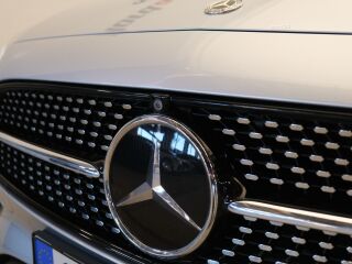 Mercedes-Benz E 200 AMG 4matic Cabrio 2.0 145кВ